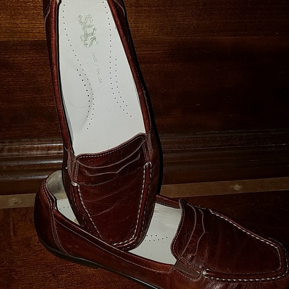 Leather loafers hand sewn in the USA